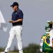 Un golfista brasile&ntilde;o tiene de caddie a un ingl&eacute;s millonario