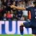 El curioso tweet del equipo al que Cavani le marc&oacute; un doblete