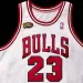 La cifra récord por la que se subastó una camiseta histórica de Michael Jordan