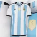 &iquest;D&oacute;nde se consigue y cu&aacute;nto cuesta la camiseta de la Selecci&oacute;n Argentina con las tres estrellas?