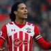 El Liverpool convirti&oacute; al holand&eacute;s Van Dijk en el defensor m&aacute;s caro de la historia