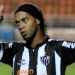 Ronaldinho firm&oacute; un acuerdo con el Banco BMG