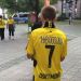 Hinchas del Dortmund editaron las camisetas de Dembel&eacute; con la cifra que gan&oacute; su equipo