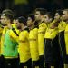 Los jugadores del Dortmund homenajearon a un hincha que muri&oacute; en el estadio