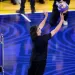Un estudiante de 18 a&ntilde;os gan&oacute; 100 mil d&oacute;lares al vencer a Lillard en un concurso de triples