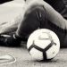 La Premier League present&oacute; su nueva pelota bajo un tradicional dise&ntilde;o