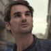 Un dinosaurio gigante persigue a Federer por las calles de Par&iacute;s en un comercial