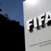 FIFA mult&oacute; a cinco federaciones latinoamericanas por cantos homof&oacute;bicos