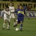 Figo don&oacute; la camiseta que us&oacute; Riquelme en la Intercontinental del 2000 para un museo de Madrid