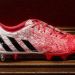 Gerrard subast&oacute; un par de sus botines adidas en 60 mil d&oacute;lares