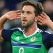 La espectacular bienvenida de Irlanda del Norte al jugador que no jug&oacute; ni un minuto