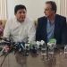 El ins&oacute;lito lugar donde presentaron a un entrenador del f&uacute;tbol boliviano
