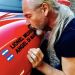 El artista argentino mejor cotizado del mundo personaliz&oacute; su Ferrari en homenaje a Messi y Di Maria