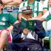 Lo echaron de la cancha por leer un libro de Marx y no ver el partido 