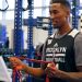 El emocionante regalo de un novato de la NBA a su madre
