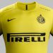 Nike present&oacute; la tercera camiseta del Inter, de color amarillo