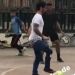 Isco sorprendi&oacute; a un grupo de j&oacute;venes sum&aacute;ndose a un partido callejero 