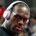 LeBron James presenta los nuevos auriculares Beats