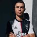 La Juventus present&oacute; su nueva camiseta con un estilo disruptivo