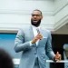 LeBron James podr&iacute;a invertir en la nueva franquicia de la NBA