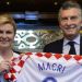 Mauricio Macri recibi&oacute; una camiseta de Croacia con su nombre como acto protocolar