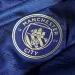 Manchester City present&oacute; su nueva camiseta con una dedicaci&oacute;n especial