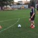 El d&iacute;a que Maradona le dio una clase de tiros libres a los jugadores de Riestra 