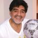 Maradona recibi&oacute; una incre&iacute;ble pelota de regalo