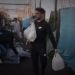 El goleador del N&aacute;poli que se viste de inc&oacute;gnito y reparte comida a personas en situaci&oacute;n de calle