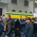 Hinchas del M&oacute;dena protestaron el presente econ&oacute;mico del club con un funeral fuera de su estadio
