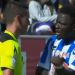 El futbolista que se fue de la cancha tras recibir insultos racistas