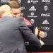 Un jugador musulm&aacute;n quiso correr una botella de cerveza de su conferencia de prensa