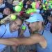 Rafa Nadal hizo de profesor de fotograf&iacute;a con un fan&aacute;tico que le pidi&oacute; una foto