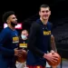 La NBA aprob&oacute; publicidades para la ropa de entrenamiento &iquest;Qu&eacute; cambios implica?