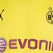 La nueva camiseta del Borussia presentada con flores
