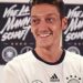 Mercedes-Benz present&oacute; a &Ouml;zil como nuevo embajador de la marca