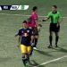 Un futbolista jamaiquino fue despedido de su club tras una patada criminal