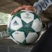 adidas present&oacute; la nueva pelota de la Champions League, con mensajes de los jugadores