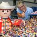 Un club espa&ntilde;ol construye su estadio con PlayMobils