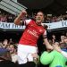 Podolski se burl&oacute; del derribo del estadio del Tottenham