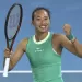 Qinwen Zheng festej&oacute; por partida doble en el Australia Open &iquest;Por qu&eacute;?