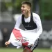 Qui&eacute;n es Claudio Echeverri: la joya de 16 a&ntilde;os de River que firmar&aacute; una cl&aacute;usula de m&aacute;s de 20 millones de d&oacute;lares