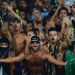 Un hincha compr&oacute; 20 mil entradas para ayudar a su equipo