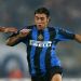 Inter le rindi&oacute; tributo al Chino Recoba por su despedida
