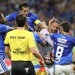 R&eacute;cord de expulsados en Brasil: lamentable batalla campal en el final de Cruzeiro - Mineiro