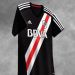 adidas present&oacute; la nueva camiseta de River Plate