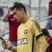Santos, el arquero brasile&ntilde;o que usa su celular en el medio del partido