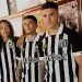 Santos present&oacute; sus camisetas en honor a un equipo hist&oacute;rico que integr&oacute; Pel&eacute;