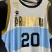 La Selecci&oacute;n Argentina present&oacute; su nueva camiseta en homenaje a los 20 a&ntilde;os del hist&oacute;rico Oro en Atenas