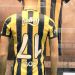Fenerbahce vende una particular camiseta con los n&uacute;meros al rev&eacute;s